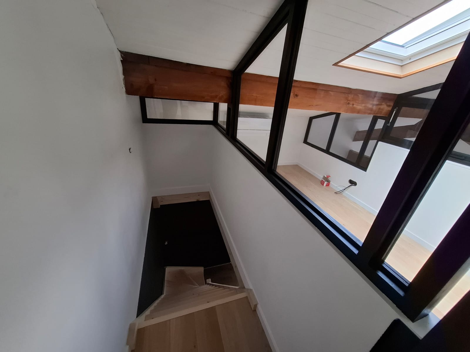 Agencement verrière mezzanine atelier à Saint-Pierre-d'Irube