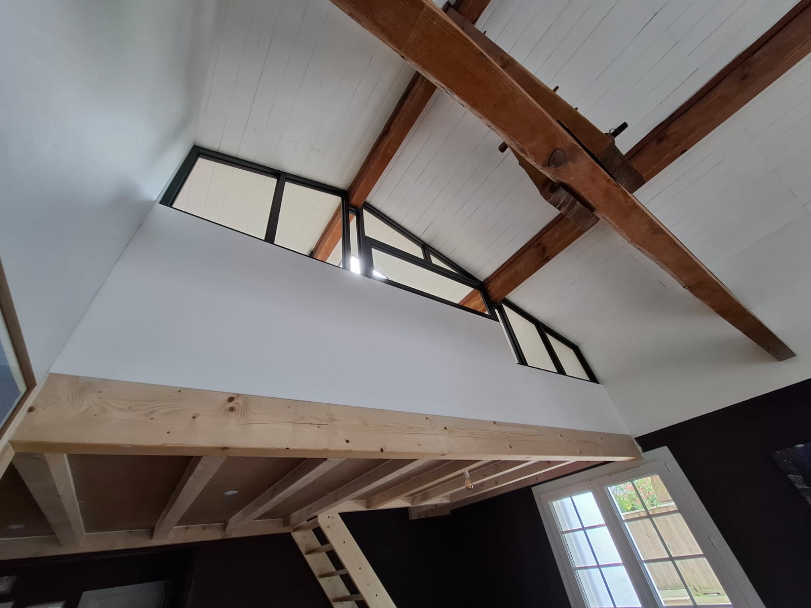 Agencement verrière mezzanine atelier St-Pierre-d'Irube - Vue verrière