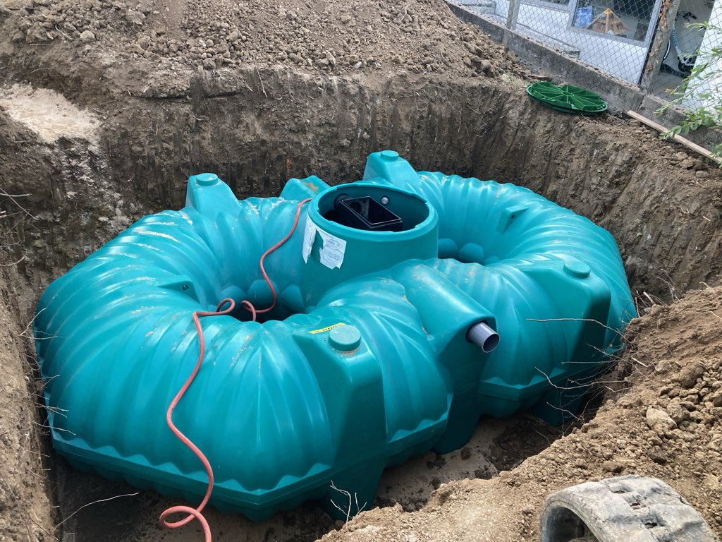 Installation cuve de récuperation d'eau de pluie Saint-Pierre-d-Irube