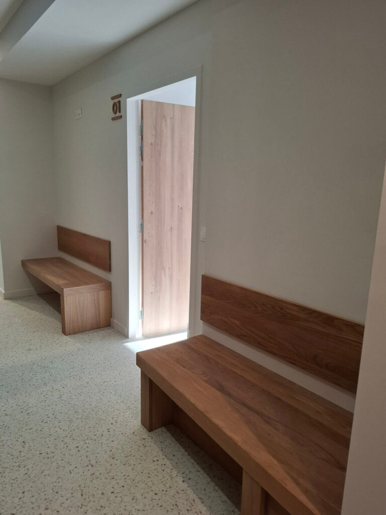 Salle attente devant Cabinet 01, Aguiléra