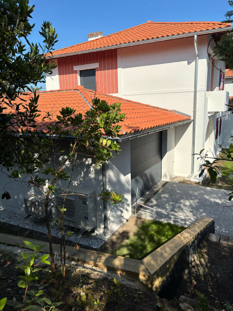 Villa Capbreton - vue sur le côté de la villa